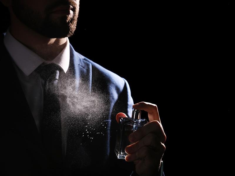 Cara Pakai Parfum di Baju Supaya Wanginya Lebih Awet