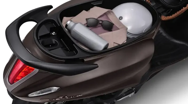 5 Efek Samping Menyimpan Parfum di Bagasi Motor dan Solusinya