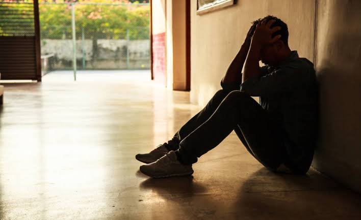 Pivot Karier Terlambat: Cara Pria Memulai Kembali dari Bawah Tanpa Kehilangan Wibawa